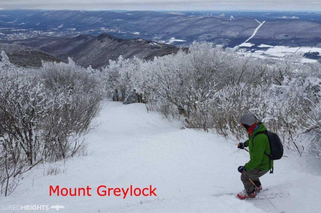 2 Bed Berkshire Getaway Minutes To Jiminy Peak Ski Hancock Bagian luar foto